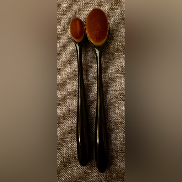COPY - 5/$15! Bundle of brand new makeup brushes! - Picture 4 of 6